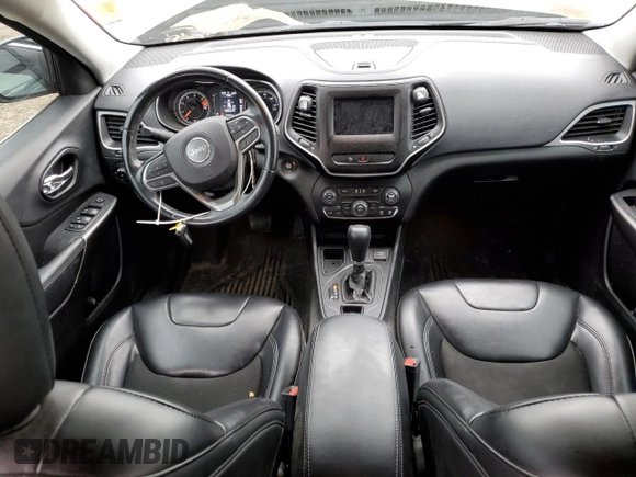 2019 Jeep Cherokee Latitude Plus z VIN 1C4PJLLB2KD296659, wystawiony jako Copart lot #79517904 z przebiegiem 99 245 mil mil oraz Szkoda całkowita • Salvage title. Historia ofert i sprzedaży dostępna na DreamBid. Obrazek 8.