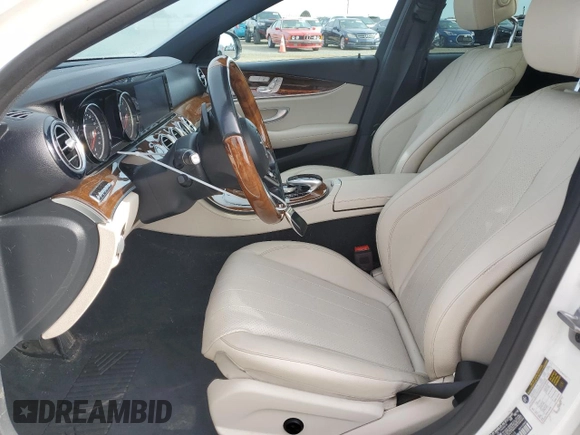2019 Mercedes-Benz E 450 with VIN WDDZH6JB6KA671808, listed as a Copart auction lot 49857245 with 99,709 mi miles and Salvage Title. Bid and sale history available at DreamBid. Image 7.