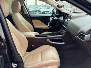 2020 Jaguar F-Pace 30t Prestige with VIN SADCK2GX2LA640185, listed as a Copart auction lot 56074585 with 74,098 mi miles and Clean Title. Bid and sale history available at DreamBid. Image 5.