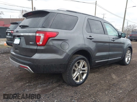 2016 Ford Explorer XLT with VIN 1FM5K8D89GGC03268, listed as a IAAI auction lot 41837937 with 175,463 mi miles and . Bid and sale history available at carsss.com. Image 4.