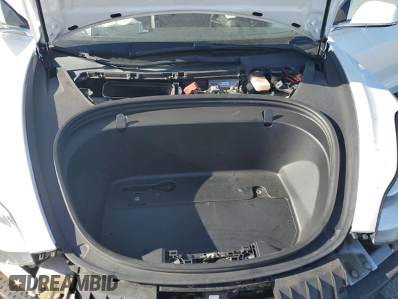 2019 Tesla Model 3 Mid Range z VIN 5YJ3E1EA7KF326727, wystawiony jako Copart lot #56243505 z przebiegiem 49 009 mil mil oraz Szkoda całkowita • Salvage title. Historia ofert i sprzedaży dostępna na DreamBid. Obrazek 11.