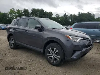 2017 Toyota RAV4 LE z VIN JTMBFREV8HJ138052, wystawiony jako Copart lot #61393655 z przebiegiem 49 785 mil mil oraz Szkoda całkowita • Salvage title. Historia ofert i sprzedaży dostępna na DreamBid. Obrazek 4.