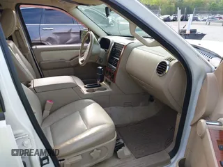 2010 Ford Explorer Eddie Bauer z VIN 1FMEU7EE1AUA40939, wystawiony jako IAAI lot #42009339 z przebiegiem 216 731 mil mil oraz . Historia ofert i sprzedaży dostępna na DreamBid. Obrazek 5.