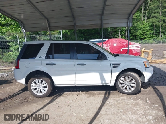 2011 Land Rover LR2 HSE with VIN SALFT2BN8BH217556, listed as a IAAI auction lot 42353594 with 184,631 mi miles and . Bid and sale history available at DreamBid. Image 14.