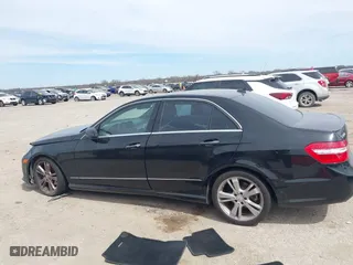2013 Mercedes-Benz E-Class E 350 Luxury with VIN WDDHF5KBXDA662302, listed as a IAAI auction lot 41797633 with 153,644 mi miles. Bid and sale history available at carsss.com. Image 14.