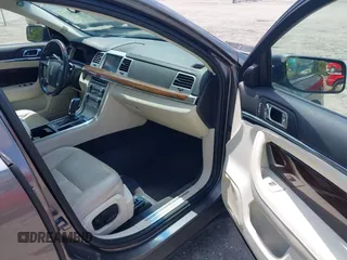 2011 Lincoln MKS z VIN 1LNHL9DR7BG611611, wystawiony jako IAAI lot #42281272 z przebiegiem 160 054 mil mil oraz . Historia ofert i sprzedaży dostępna na DreamBid. Obrazek 5.