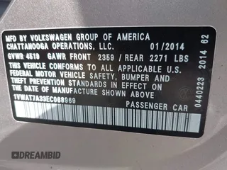 2014 Volkswagen Passat Wolfsburg Edition z VIN 1VWAT7A33EC068969, wystawiony jako IAAI lot #42288942 z przebiegiem 69 560 mil mil oraz . Historia ofert i sprzedaży dostępna na DreamBid. Obrazek 9.