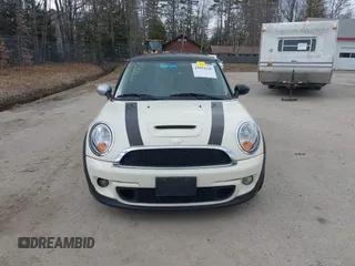 2011 MINI Hardtop S with VIN WMWSV3C58BTY22854, listed as a IAAI auction lot 42034126 with 98,931 mi miles and . Bid and sale history available at DreamBid. Image 13.
