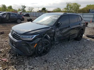 2024 Volkswagen Tiguan SE R-Line Black z VIN 3VV8B7AXXRM069081, wystawiony jako Copart lot #56234265 z przebiegiem 14 019 mil mil oraz Szkoda całkowita • Salvage title. Historia ofert i sprzedaży dostępna na DreamBid. Obrazek 1.