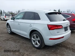 2020 Audi Q5 Premium Plus with VIN WA1BNAFY2L2014594, listed as a IAAI auction lot 41765211 with 63,600 mi miles. Bid and sale history available at carsss.com. Image 3.