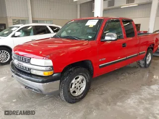 2001 Chevrolet Silverado 1500 LS with VIN 2GCEK19T211364882, listed as a IAAI auction lot 41591993 with 261,155 mi miles. Bid and sale history available at carsss.com. Image 21.