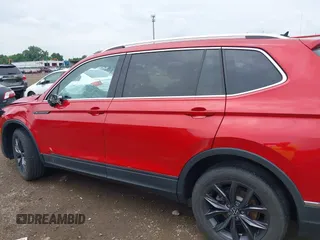 2022 Volkswagen Tiguan SE z VIN 3VV2B7AX0NM020942, wystawiony jako IAAI lot #42475302 z przebiegiem 26 353 mil mil oraz . Historia ofert i sprzedaży dostępna na DreamBid. Obrazek 14.