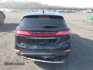 2019 Lincoln MKC Reserve with VIN 5LMCJ3D96KUL46773, listed as a IAAI auction lot 42064234 with 70,176 mi miles and . Bid and sale history available at DreamBid. Image 16.