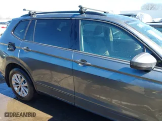 2018 Volkswagen Tiguan S with VIN 3VV1B7AX3JM058106, listed as a IAAI auction lot 41733458 with 164,268 mi miles. Bid and sale history available at carsss.com. Image 13.