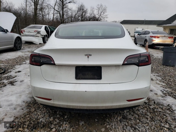 2022 Tesla Model 3 z VIN 5YJ3E1EAXNF118748, wystawiony jako Copart lot #43690075 z przebiegiem 52 494 mil mil oraz Szkoda całkowita • Salvage title. Historia ofert i sprzedaży dostępna na DreamBid. Obrazek 6.