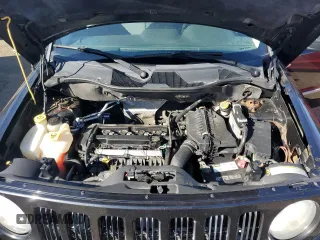 2010 Jeep Patriot Latitude z VIN 1J4NT1GA6AD646990, wystawiony jako Copart lot #47791155 z przebiegiem 131 904 mil mil oraz Czysty tytuł • Clean title. Historia ofert i sprzedaży dostępna na DreamBid. Obrazek 11.