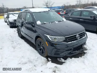 2024 Volkswagen Tiguan SE R-Line Black with VIN 3VV8B7AX6RM067036, listed as a IAAI auction lot 41539506 with 10,319 mi miles. Bid and sale history available at carsss.com. Image 1.