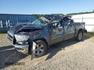 2020 Ram 1500 Big Horn z VIN 1C6SRFFT1LN409089, wystawiony jako Copart lot #52458415 z przebiegiem 47 595 mil mil oraz Nie do naprawy • Non repairable. Historia ofert i sprzedaży dostępna na DreamBid. Obrazek 1.