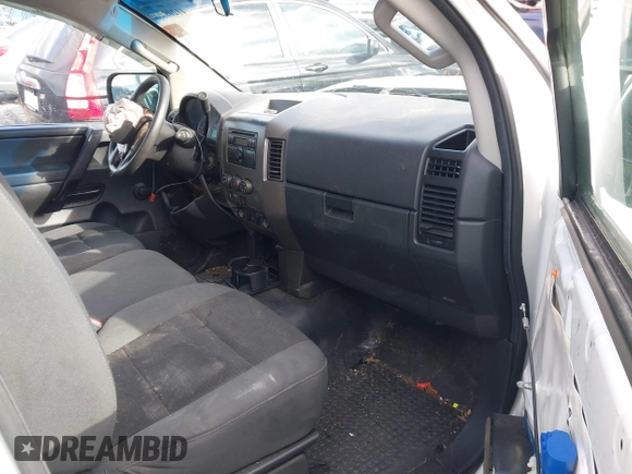 2013 Nissan Titan SE with VIN 1N6BA0CH5DN312683, listed as a IAAI auction lot 41209442 with 83,976 mi miles. Bid and sale history available at carsss.com. Image 5.