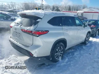 2023 Toyota Highlander L z VIN 5TDKDRBH5PS008770, wystawiony jako IAAI lot #41287960 z przebiegiem 26 822 mil mil oraz . Historia ofert i sprzedaży dostępna na DreamBid. Obrazek 4.
