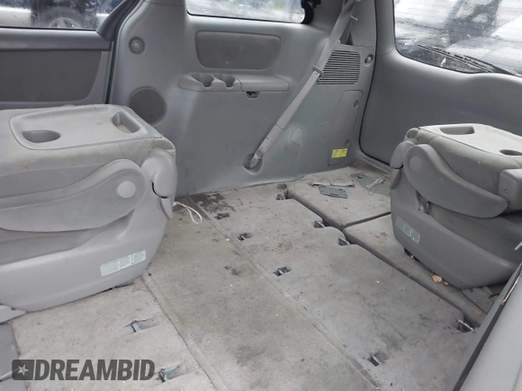 2005 Toyota Sienna CE z VIN 5TDZA23CX5S333767, wystawiony jako IAAI lot #42258278 z przebiegiem 154 299 mil mil oraz . Historia ofert i sprzedaży dostępna na DreamBid. Obrazek 12.