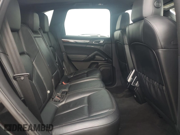2011 Porsche Cayenne z VIN WP1AA2A26BLA03692, wystawiony jako Copart lot #62851635 z przebiegiem 154 927 mil mil oraz Czysty tytuł • Clean title. Historia ofert i sprzedaży dostępna na DreamBid. Obrazek 11.