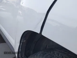 2011 GMC Terrain SLE-1 z VIN 2CTALMEC1B6216136, wystawiony jako IAAI lot #41108001 z przebiegiem 204 311 mil mil oraz . Historia ofert i sprzedaży dostępna na DreamBid. Obrazek 18.