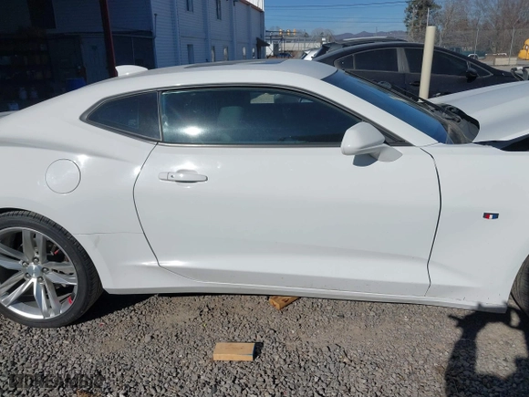 2016 Chevrolet Camaro 2LT with VIN 1G1FD1RS5G0124566, listed as a IAAI auction lot 41691391 with 62,726 mi miles. Bid and sale history available at carsss.com. Image 14.
