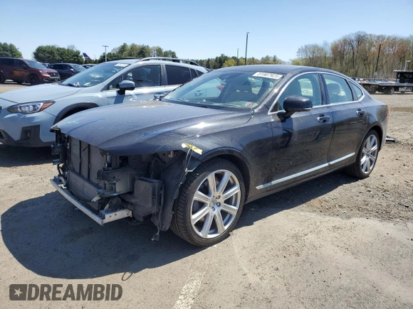 2017 Volvo S90 Inscription with VIN YV1A22ML3H1001061, listed as a Copart auction lot 51907925 with 102,718 mi miles and Salvage Title. Bid and sale history available at carsss.com. Image 1.