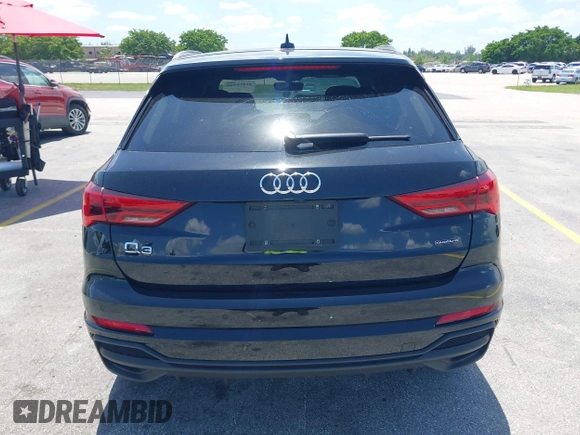 2024 Audi Q3 S line Premium z VIN WA1DECF39R1055263, wystawiony jako IAAI lot #42270200 z przebiegiem 29 691 mil mil oraz . Historia ofert i sprzedaży dostępna na DreamBid. Obrazek 16.