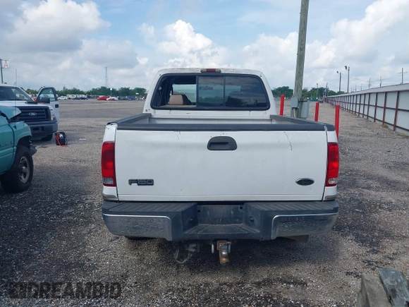 2004 Ford F-250 XL z VIN 1FTNW21P64ED90493, wystawiony jako IAAI lot #42406728 z przebiegiem 287 988 mil mil oraz . Historia ofert i sprzedaży dostępna na DreamBid. Obrazek 16.