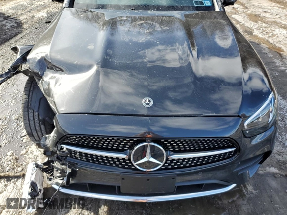 2022 Mercedes-Benz E 350 z VIN W1KZF8EB7NB038941, wystawiony jako Copart lot #45386235 z przebiegiem 13 318 mil mil oraz Szkoda całkowita • Salvage title. Historia ofert i sprzedaży dostępna na DreamBid. Obrazek 11.