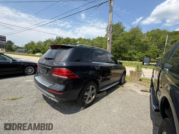 2018 Mercedes-Benz GLE 350 z VIN 4JGDA5HBXJB083293, wystawiony jako Copart lot #61505865 z przebiegiem 139 110 mil mil oraz Czysty tytuł • Clean title. Historia ofert i sprzedaży dostępna na DreamBid. Obrazek 4.
