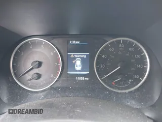 2025 Nissan Sentra S z VIN 3N1AB8BV7SY218700, wystawiony jako IAAI lot #41264762 z przebiegiem 11 055 mil mil oraz . Historia ofert i sprzedaży dostępna na DreamBid. Obrazek 7.