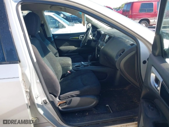 2014 Nissan Pathfinder SV with VIN 5N1AR2MN5EC733089, listed as a IAAI auction lot 42017470 with 159,523 mi miles. Bid and sale history available at carsss.com. Image 5.