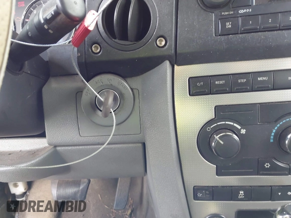2007 Jeep Commander Sport with VIN 1J8HH48K17C553685, listed as a IAAI auction lot 42025539 with 357,865 mi miles. Bid and sale history available at carsss.com. Image 11.