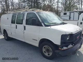 2005 GMC Savana Cargo Van Y3H Paratransit with VIN 1GTHG39U051102857, listed as a IAAI auction lot 41667124 with 549,231 mi miles. Bid and sale history available at carsss.com. Image 1.