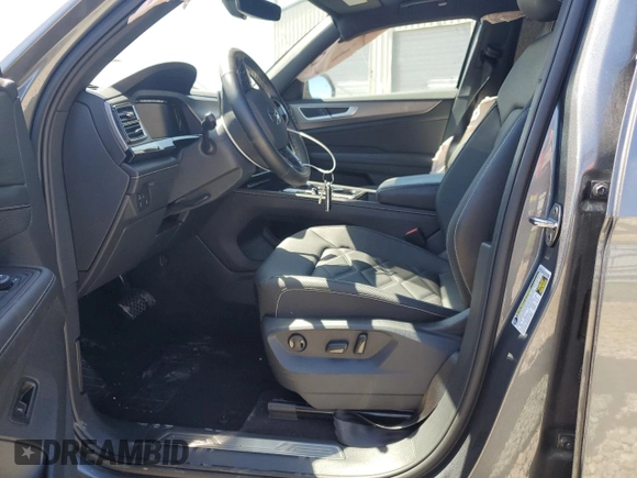 2025 Volkswagen Atlas SE with VIN 1V2WE2CA9SC203108, listed as a Copart auction lot 58047635 with 12,302 mi miles and Clean title. Bid and sale history available at DreamBid. Image 7.