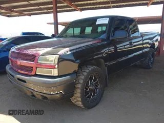 2003 Chevrolet Silverado 1500 LS z VIN 2GCEK19T331197130, wystawiony jako IAAI lot #42294159 z przebiegiem 286 259 mil mil oraz . Historia ofert i sprzedaży dostępna na DreamBid. Obrazek 17.