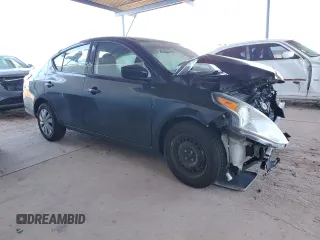 2017 Nissan Versa S z VIN 3N1CN7AP8HL905476, wystawiony jako Copart lot #56477485 z przebiegiem 103 508 mil mil oraz Szkoda całkowita • Salvage title. Historia ofert i sprzedaży dostępna na DreamBid. Obrazek 4.