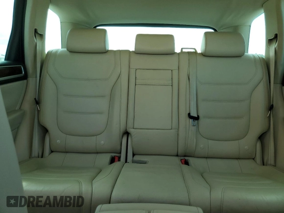 2012 Volkswagen Touareg Exec with VIN WVGEF9BP1CD008717, listed as a Copart auction lot 86095164 with 211,089 mi miles and Clean Title. Bid and sale history available at DreamBid. Image 10.