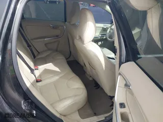 2010 Volvo XC60 3.0T with VIN YV4992DZXA2076751, listed as a IAAI auction lot 42065186 with 1 mi miles. Bid and sale history available at carsss.com. Image 8.