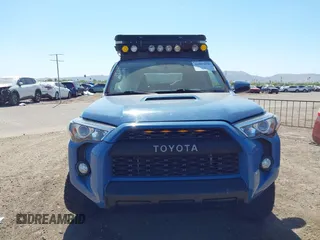 2018 Toyota 4Runner SR5 z VIN JTEBU5JR5J5488241, wystawiony jako IAAI lot #41997070 z przebiegiem 68 551 mil mil oraz . Historia ofert i sprzedaży dostępna na DreamBid. Obrazek 12.