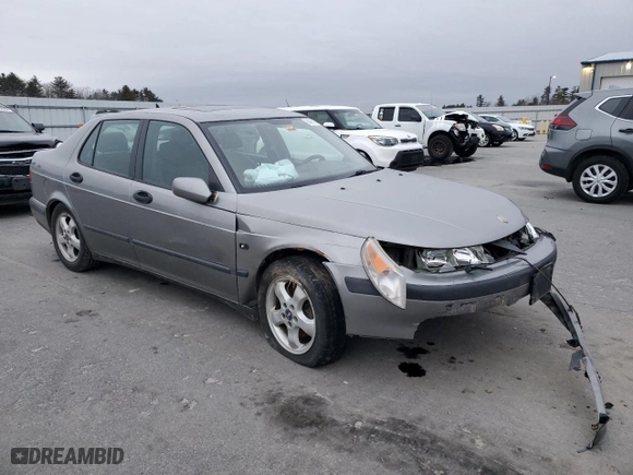 2001 Saab 9-5 with VIN YS3ED48E813008499, listed as a Copart auction lot 84397094 with 207,316 mi miles and Salvage Title. Bid and sale history available at carsss.com. Image 4.