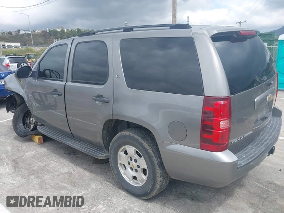 2007 Chevrolet Tahoe LT z VIN 1GNFC13J07J122414, wystawiony jako IAAI lot #39134539 z przebiegiem Nie podano mil oraz . Historia ofert i sprzedaży dostępna na DreamBid. Obrazek 3.