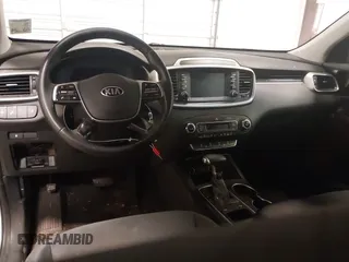 2019 Kia Sorento LX V6 with VIN 5XYPG4A57KG601463, listed as a IAAI auction lot 41358620 with 105,948 mi miles. Bid and sale history available at carsss.com. Image 19.