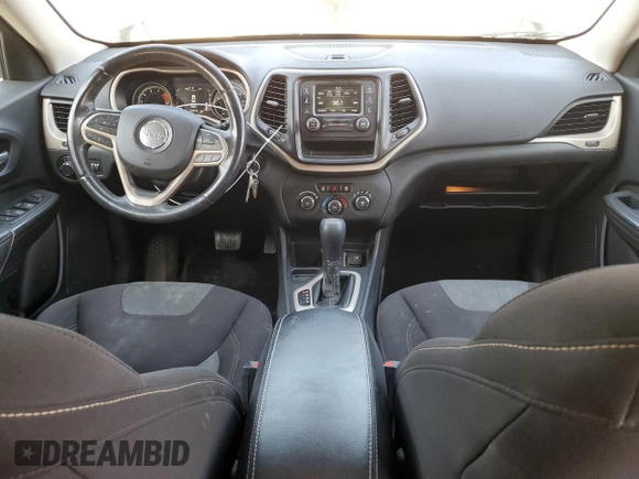 2017 Jeep Cherokee Altitude z VIN 1C4PJLAS0HW561692, wystawiony jako Copart lot #59220135 z przebiegiem 114 141 mil mil oraz Szkoda całkowita • Salvage title. Historia ofert i sprzedaży dostępna na DreamBid. Obrazek 8.