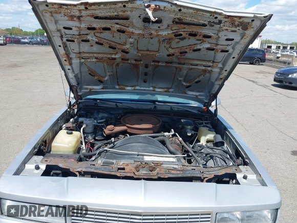 1987 Chevrolet Monte Carlo z VIN 1G1GZ11Z4HR114011, wystawiony jako IAAI lot #42204871 z przebiegiem 74 357 mil mil oraz . Historia ofert i sprzedaży dostępna na DreamBid. Obrazek 10.