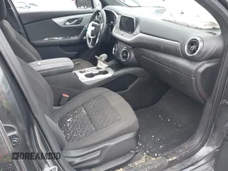 2019 Chevrolet Blazer z VIN 3GNKBBRA5KS698571, wystawiony jako IAAI lot #41568651 z przebiegiem 89 341 mil mil oraz . Historia ofert i sprzedaży dostępna na DreamBid. Obrazek 5.