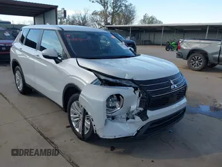 2024 Mitsubishi Outlander ES z VIN JA4J3UA85RZ004684, wystawiony jako IAAI lot #41289047 z przebiegiem 18 819 mil mil oraz . Historia ofert i sprzedaży dostępna na DreamBid. Obrazek 1.